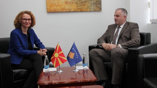 Ministri Berisha uron ministren Shekerinska për pranimin e Maqedonisë së Veriut në NATO