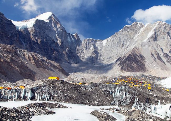 Kina mbyll kampin bazë të turistëve në Tibet, shkak mbeturinat