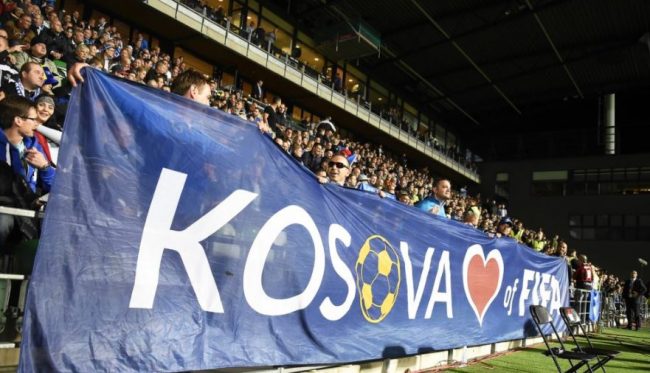 Serbia fut hundët edhe në futboll, FFK i reagon ashpër