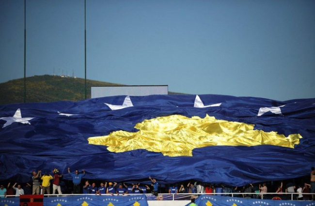 Gazetari holandez i mahnitur: A po e kuptoni pse Serbia loboi kundër Kosovës në UEFA?!