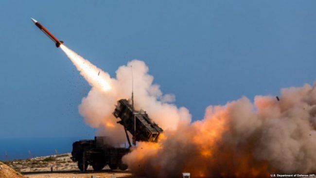 Amerika e para në botë për eksportin e armëve