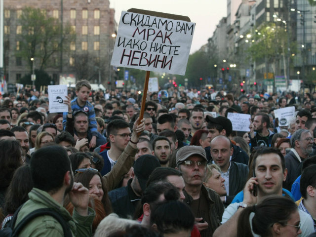 Vazhdojnë protestat kundër Vuçiqit në Serbi