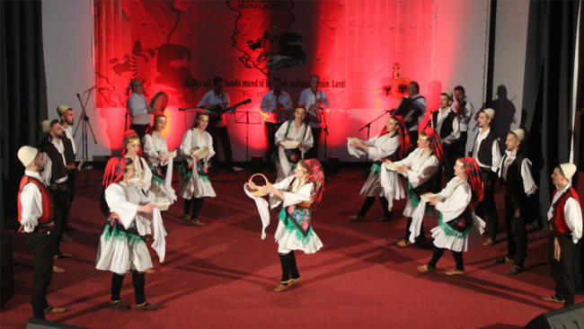Në natën e dytë të Festivalit para publikut paraqiten katër ansamble garuese