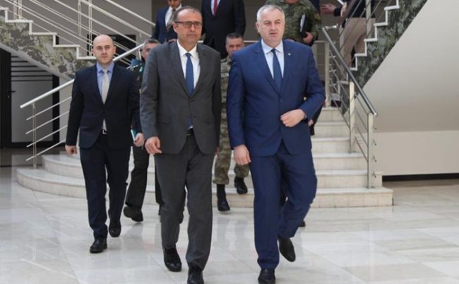 Ministri Rrustem Berisha priti ambasadorin e Turqisë në Kosovë z. Ҫagri Sakar