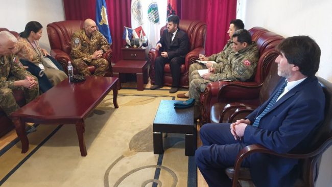 Perrone dhe Albajrak vizituan Këshillin e Bashkësisë Islame në Gjilan