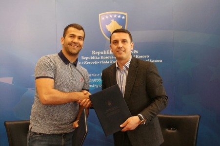 MKRS mbështet Federatën e Minigolfit me mbi 70 mijë euro