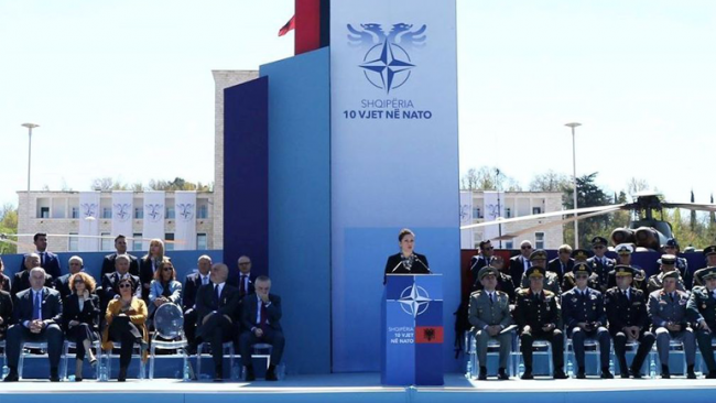 Berisha dhe Rama morën pjesë në shënimin e 10-vjetorit të anëtarësimit të Shqipërisë në NATO