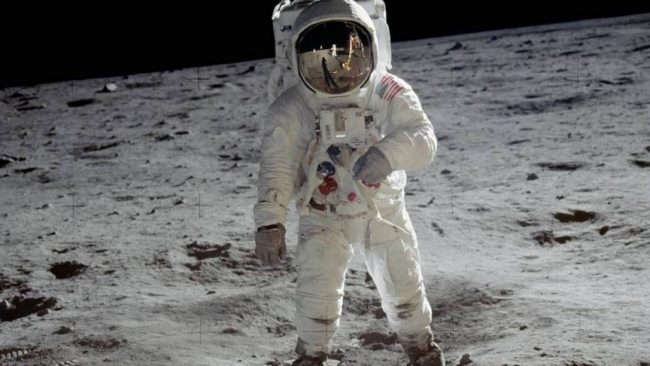 NASA do të analizojë mostrat nga hëna pas 50 vitesh