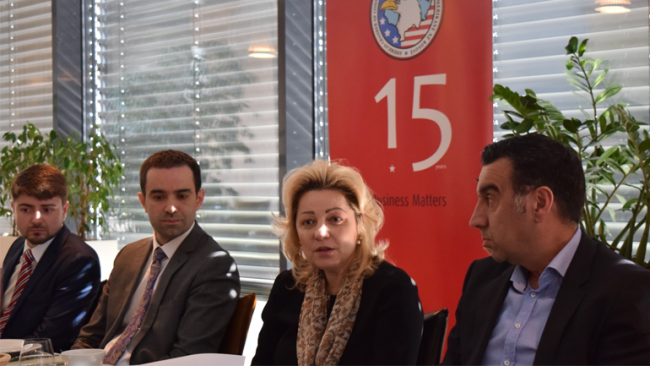 Anëtarët e Odës Amerikane takohen me Shefen e Zyrës së BE-së në Kosovë