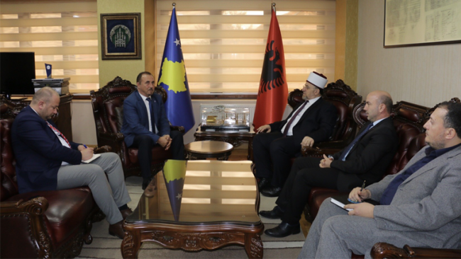 Ministri Mustafa ka takuar përfaqësuesit e bashkësive fetare në Kosovë