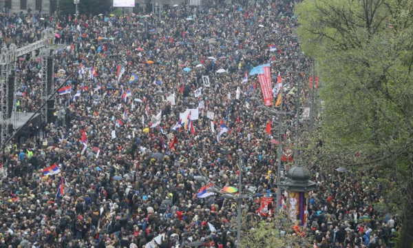Vazhdojnë protestat kundër Vuçiqit në Beograd