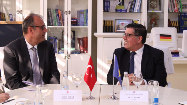 Kryetari i Gjilanit dhe ambasadori i Turqisë bisedojnë edhe për bashkëpunimin ekonomik