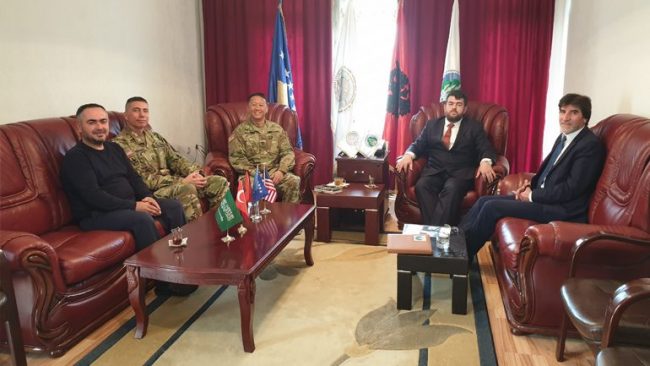 Përgjegjësi për çështje fetare në kampin Bondsteel, Chaplain Canionero vizitoi Këshillin e Bashkësisë Islame në Gjilan