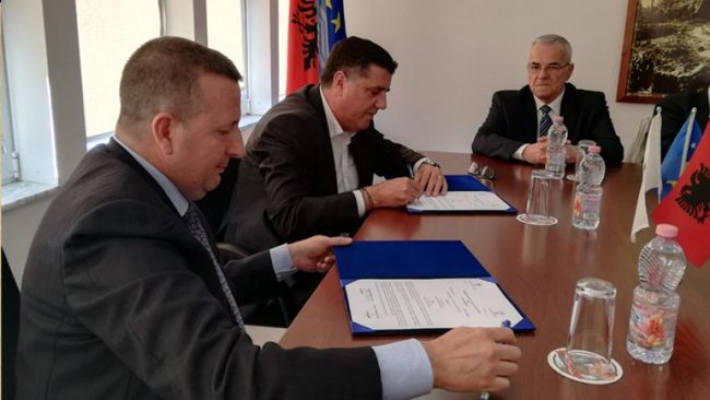 Gjilani e Berati nënshkruajnë marrëveshje bashkëpunimi për shkëmbim përvojash në disa fusha
