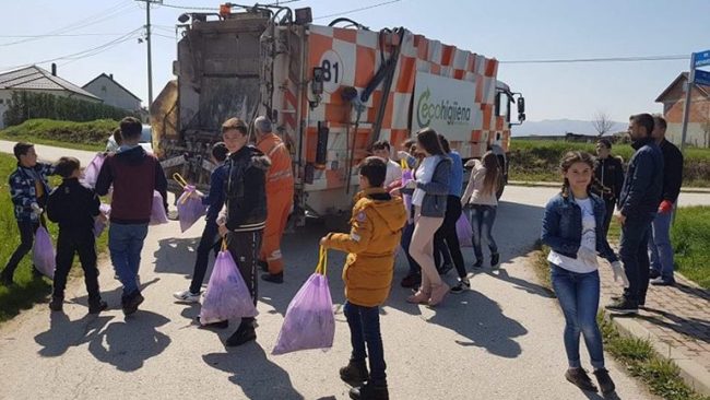 Vazhdon aksioni i pastrimit në disa fshatra të Komunës së Vitisë