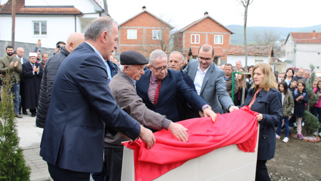 Inaugurohet pllaka përkujtimore e viktimave të luftës dhe ekzodit të Malishevës së Gjilanit