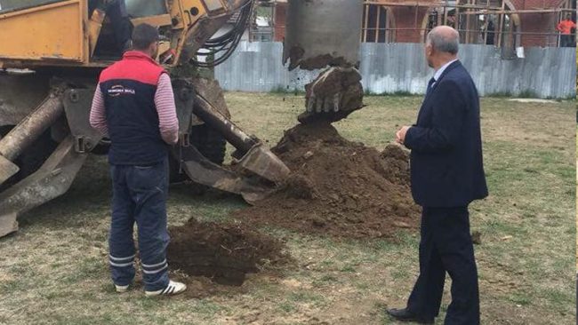 Bëhet hapja e pusit në parkun e qytetit