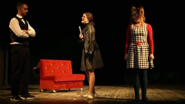 Kamenicë: Me shfaqjen “Epoka e Re” nis Festivali i Teatrove Amatore