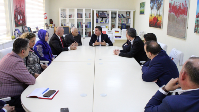 Haziri pret ne takim delegacionin e shoqatës kulturore “Kosova dhe Shkupi”