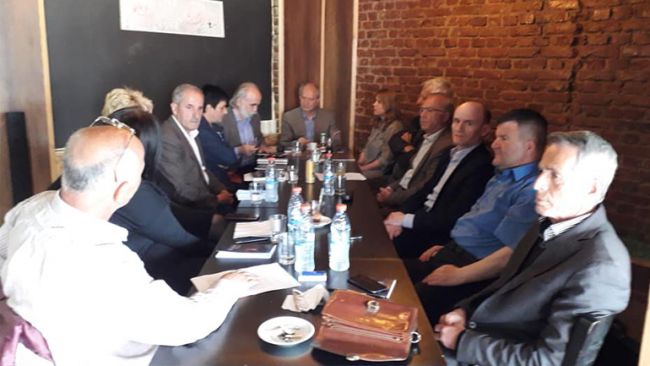 “Sytë e heshtjes” në “Tavolinën poetike të së shtunës”