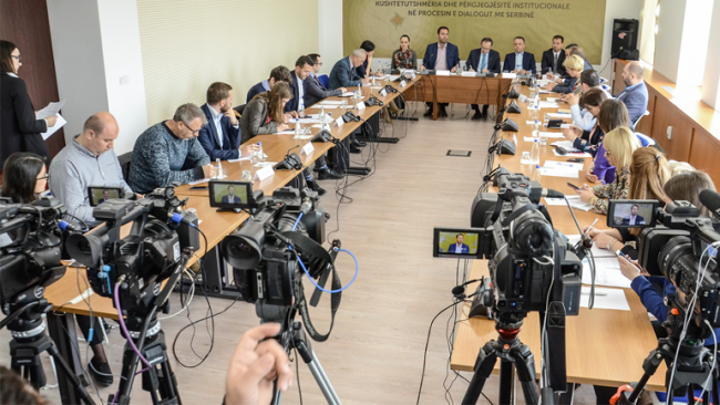 Tryezë: “Kushtetueshmëria dhe përgjegjësitë institucionale në procesin e Dialogut me Serbinë”