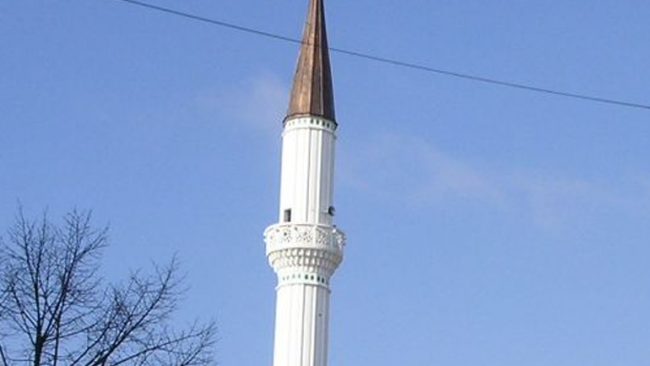 Hajnat vjedhin në xhamitë e Gjilanit