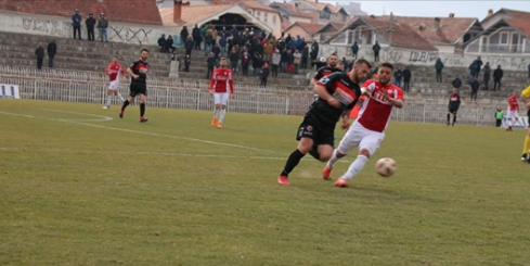 Tensione pas ndeshjes, Gjilani reagon ndaj gjyqtarit Vula