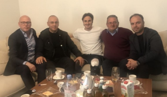 Operohet Hekuran Kryeziu, FFK e viziton në shtëpi