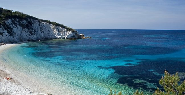 Ishulli turistik do t’i kompensojë turistët nëse bie shi