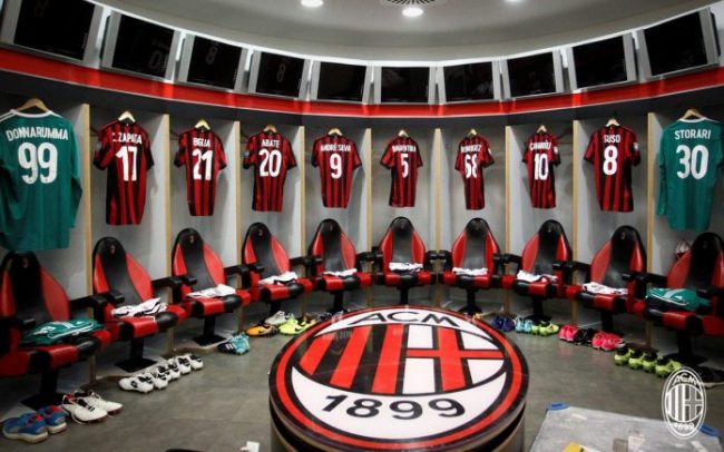 Gazetari i financave të futbollit: Milan mund të shitet përsëri