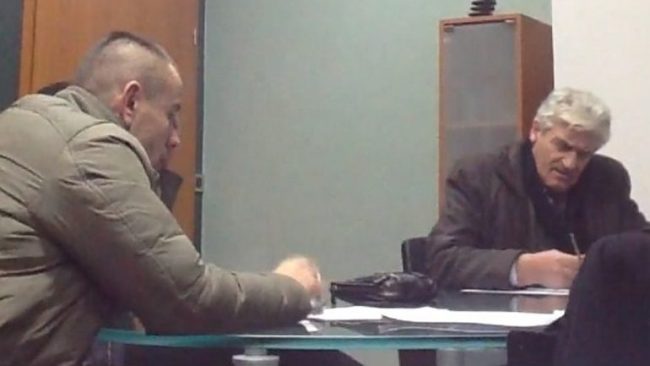 Arrestohen dy persona nën dyshimin për përfshirje në veprat penale ‘mashtrim’, ‘shantazh’ dhe ‘detyrim’