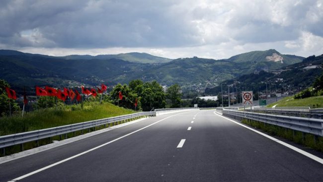 Thaçi: Autostrada “Arbën Xhaferi”, projekt madhor i shtetit tonë