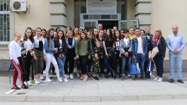Nxënësit e shkollës shqipe nga Sllovenia të lumtur që MDIS-i u mundësoi vizitën në vendlindje