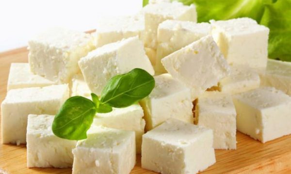 Luftoni sëmundjet duke konsumuar djath dy herë në ditë