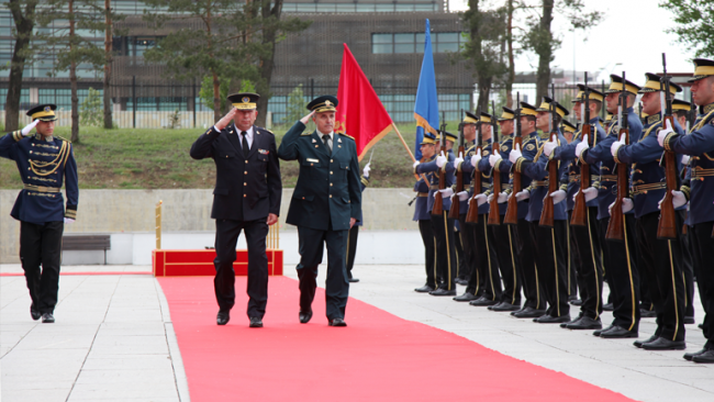 Shefi i Mbrojtjes i Malit të Zi gjeneral Dragutin Dakiq vizitoi Ministrinë e Mbrojtjes