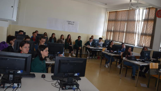 Mbahen ligjërata me nxënës të shkollave të mesme për “Ditën e Evropës”