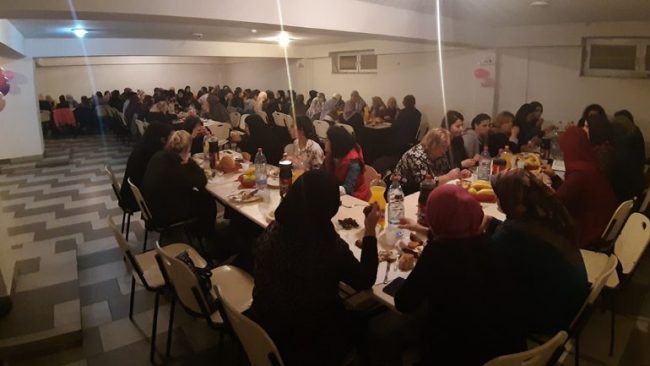 KBI në Gjilan shtron iftar për nxënëset që ndjekin mësimin dhe leximin e Kur’anit