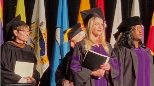 Studentja Lizë Rexhepi udhëheqëse kryesore e ceremonisë së diplomimit në Ohio të SHBA-së