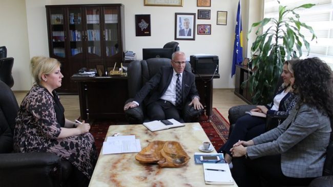 Kryetari i Gjykatës mirëpret projektin e Grupit për Studime Juridike dhe Politike