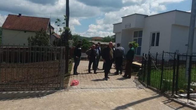 Ndërtohet rrethoja e rregullohet parku i ambulantes në Skifteraj