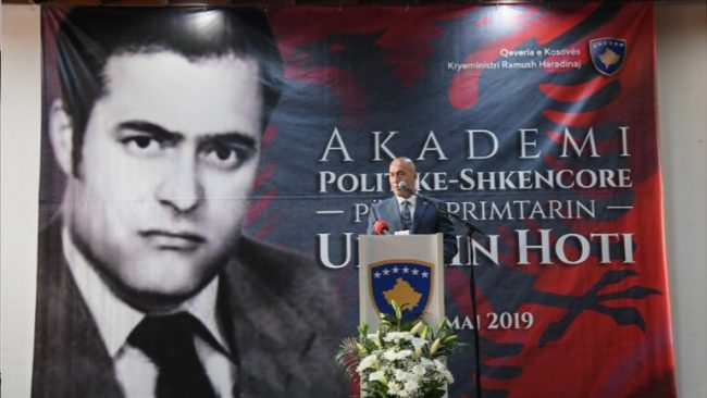 Ukshin Hoti, i rrallë në shumësinë e mendimit politik shqiptar