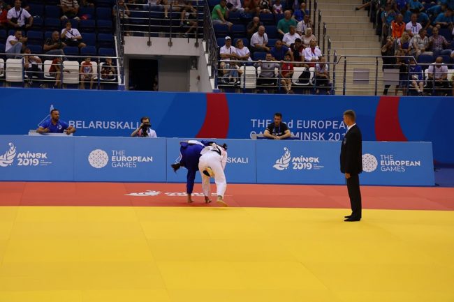 Kuka këmbëngulëse për medalje të bronztë, mposhti xhudisten gjermane