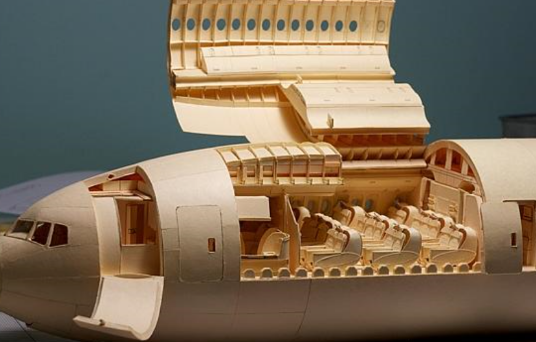 Njihuni me aeroplanin nga letra, arti nuk ka kufi