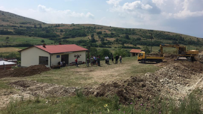 Në Devajë filluan punimet në ndërtimin e fushës sportive, rrethojave, dhe ngjyrosjes së shkollës