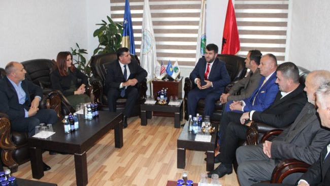 Lutfi Haziri uron Fitër Bajramin dhe kërkon drejtësi për gazetarin Bardhyl Ajeti, në përvjetorin e 14-të të vrasjes