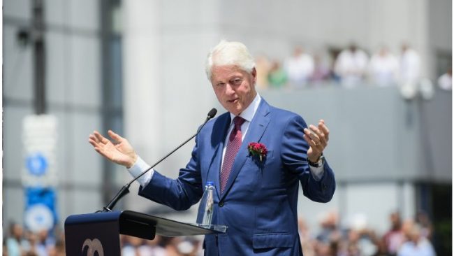 Clinton: Kosova është krenaria ime, e dua këtë vend