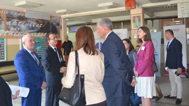 Ambasadori amerikan, Philip Kosnett, shpreh mbështetje për gjeneratën e juristëve të rinj