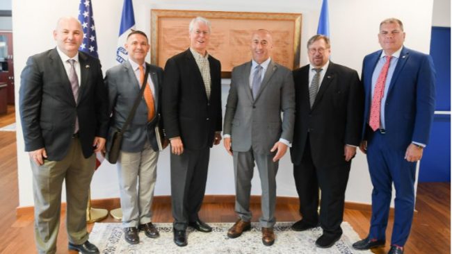 Projekti për Qytetin Ekonomik Kosovaro-Amerikan iu prezantua Frank Cownie, Kryetar i Des Moines, nga Iowa