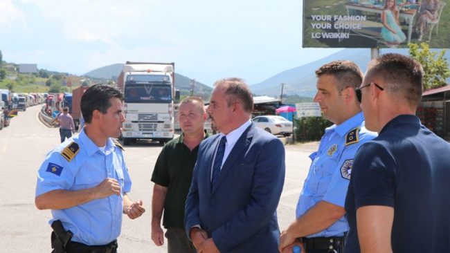 Ministri Mustafa mbikëqyri nga afër zbatimin e marrëveshjes për kontrollin e përbashkët kufitar me Shqipërinë