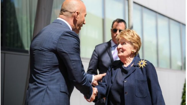 Kryeministri Haradinaj priti në takim ish-Sekretaren e Shtetit, Madeleine Albright